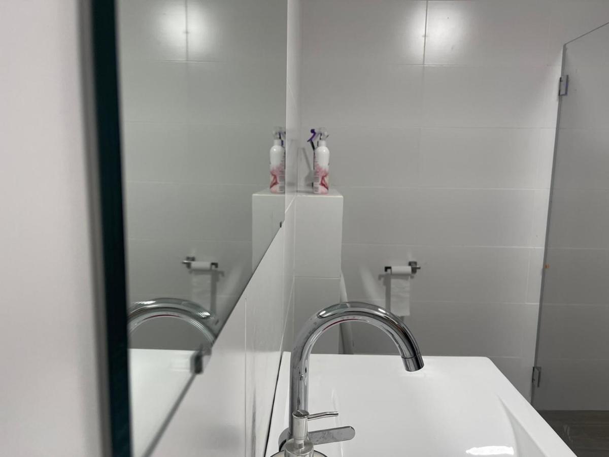 חדרי לייבל Label Rooms Blue & Red Tiberiade Esterno foto